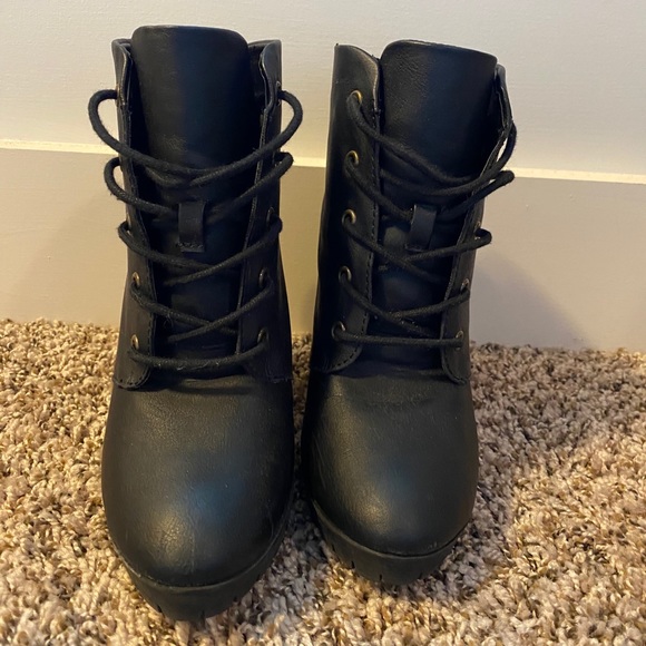 Black Ankle Boot - Picture 1 of 3